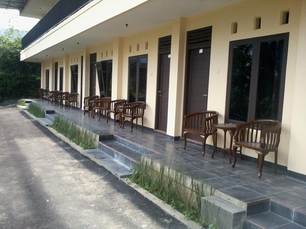 Hotel Cemerlang Батураден Номер фото
