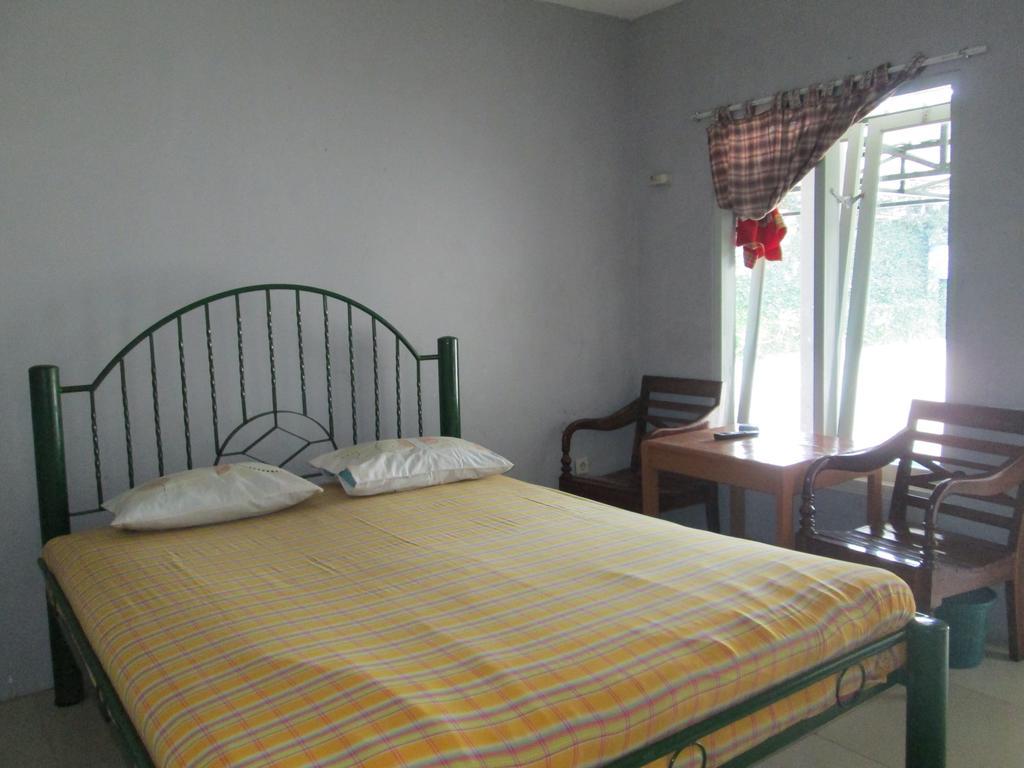 Hotel Cemerlang Батураден Номер фото